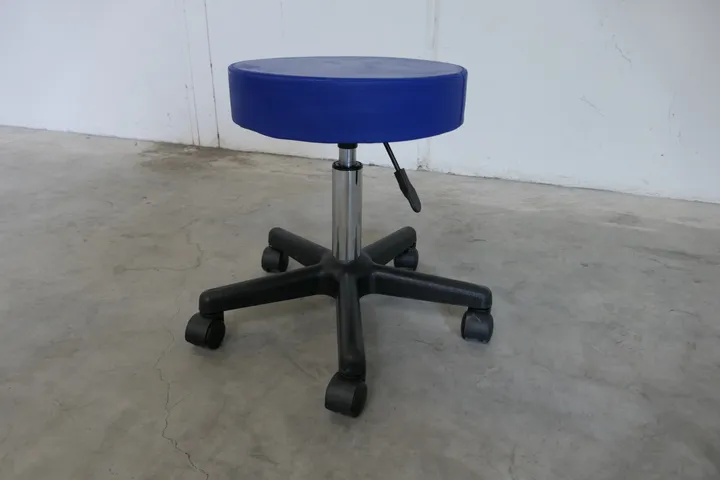 2x Rollhocker, blau